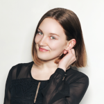 Anastasiia Khlystova è responsabile marketing dei contenuti di HelpCrunch, una piattaforma di comunicazione con i clienti all-in-one. La sua esperienza professionale comprende strategie SEO e link building.