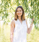 La dott.ssa Katherine M. Larson mostra ai professionisti come superare le difficoltà e creare efficienza con facilità, indipendentemente dalle circostanze. Katherine è Performance Coach, Power Vinyasa e Kundalini Yoga Instructor e Practitioner Diagnostic Nutrition® Practitioner. Katherine ha un dottorato di ricerca in ingegneria biomedica presso la Brown University ed è specializzata in terapie biologiche.