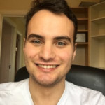 Oli Graham es el responsable de contenido de RightlyWritten. RightlyWritten es una agencia de redacción que trabaja con empresas medianas en las industrias de tecnología, legal y de seguros.